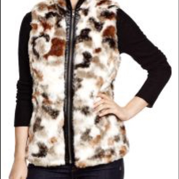 Faux fur vest with leather trim - Picture 6 of 7